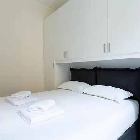 Repubblica Modern Flat Apartment Milan