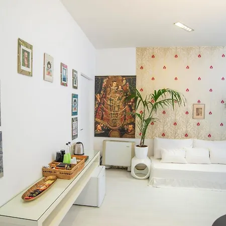 My Place - Navigli Couette-café