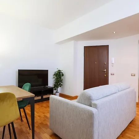 Duomo Luxury Viii شقة