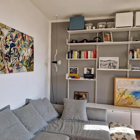 Modern Bright And شقة ميلان