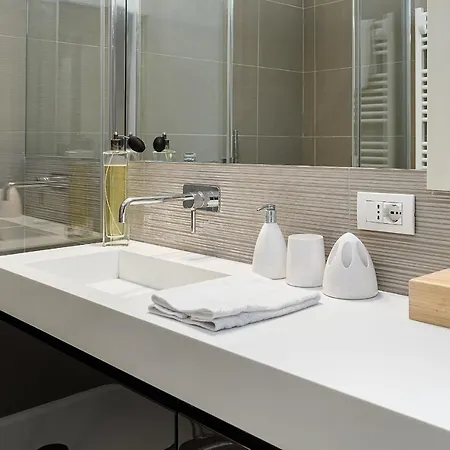 Business & Luxury - Monte16 Milaan