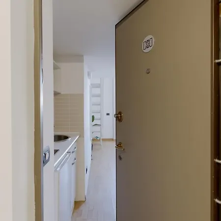 Guesthost - Apts Milano-corso Magenta Mediolan