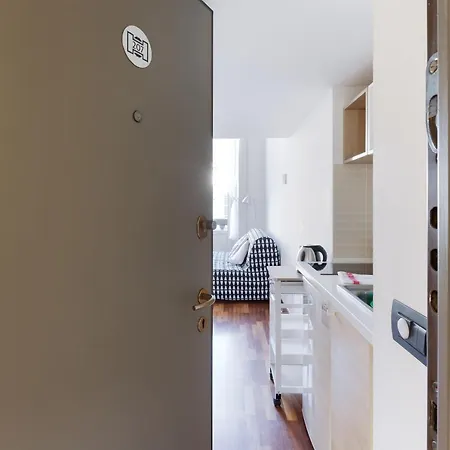 Guesthost - Apts Milano-corso Magenta Apartament Mediolan