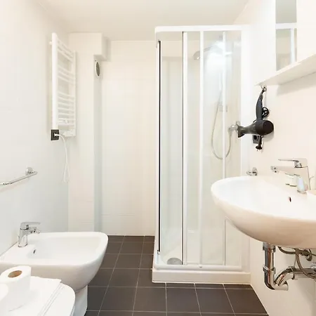 Guesthost - Apts Milano-corso Magenta Apartament Mediolan