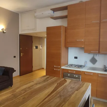 布雷拉公寓 公寓 *