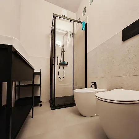 5mincorsocomo - Jolly - Typical Apartment