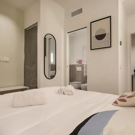 Repubblica I-hosted By Sweetstay Milaan