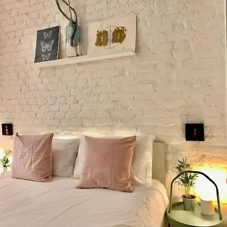 Stylish Flat In Porta Romana-fondazione Prada