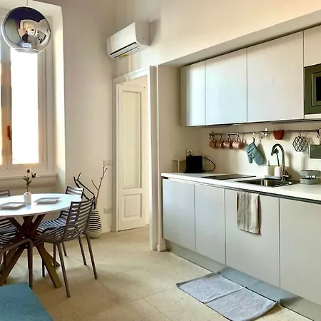 Stylish Flat In Porta Romana-fondazione Prada Apartment