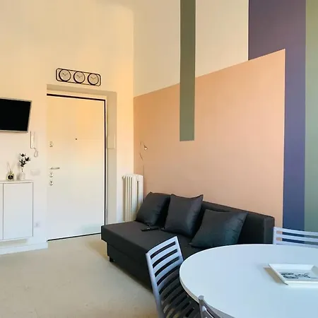 Stylish Flat In Porta Romana-fondazione Prada