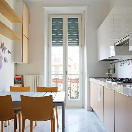 Appartamento Cittastudi Elegant Bright House