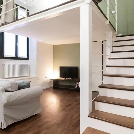 Italianway Easy - Piero Della Francesca 19 A * Milán