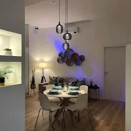 Dream House Argonne Apartment *