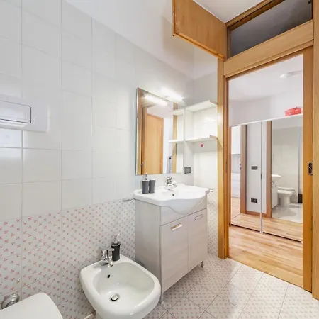 Cozy Apt - Private Parking & Terrace Apartment Mailand