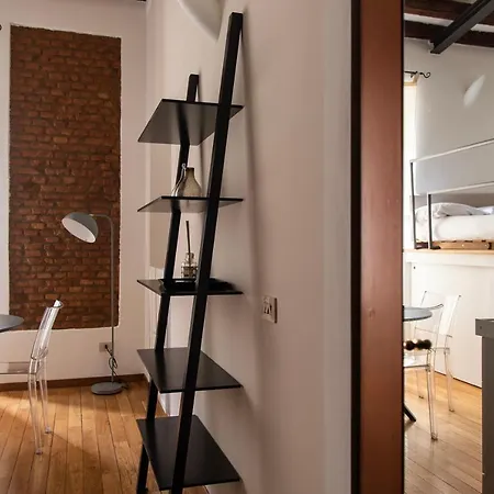 Youhosty - Rosales 1 * Milan