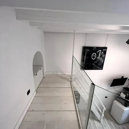 Amazing Little Loft In The Center Of 밀라노