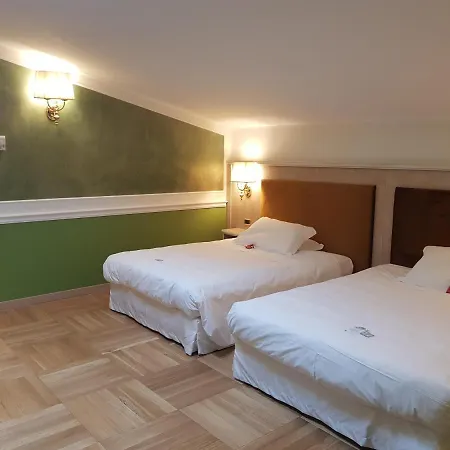 Santa Barbara Hotel 4*