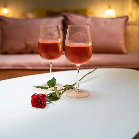 Experience - Palms Apartment