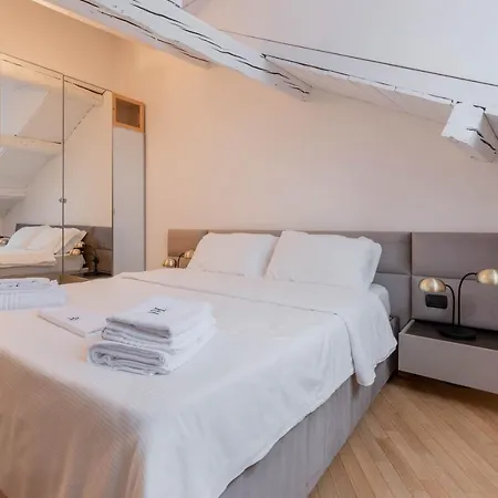 Brera Flat Near Duomo *