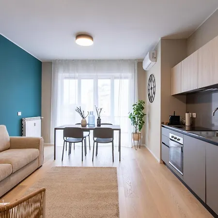 Daplace - Portaluppi Apartman *