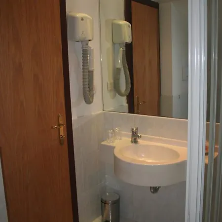 Albert Hotel Ξενοδοχείο 3*