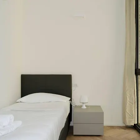 Sky View -porta Nuova- 7 Con Terrazzo Apartamento Milão