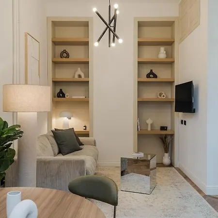 Casa Unica - Elegant With Balcony - Centrale 1 * Milán