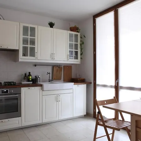 Terrace Close To Metro Station * מילאנו