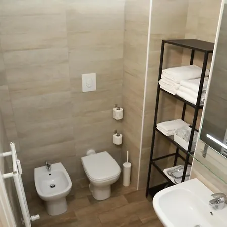 梅内基诺公寓式酒店