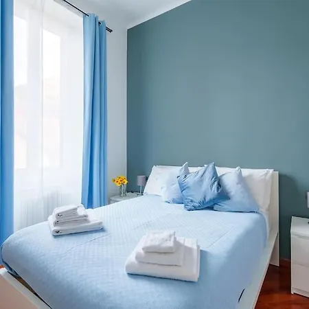 Rent Apartment - Porta Venezia-Luxury Apartment Apartmán *