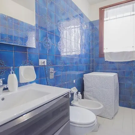 Longanesi 26 * Milan