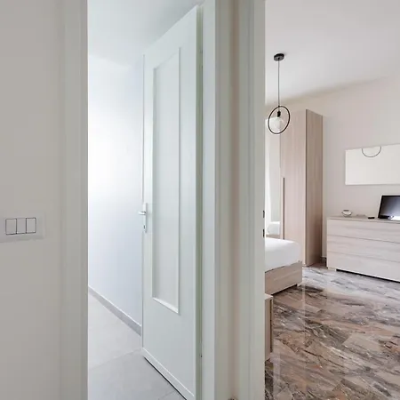 Apartment Guesthost - Dergano Comfy - 250 M Far From M3 Milan