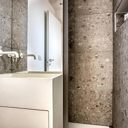 Joivy Fantastic Flat Near Center