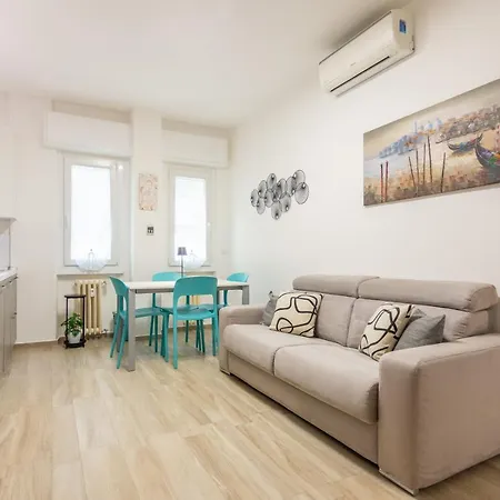 Isola-zara Modern Apartment, Duomo In 10min Apartman Milánó