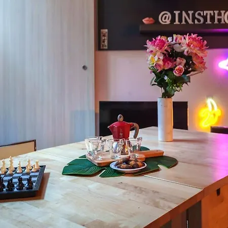 Insthouse - Let's Chill It!