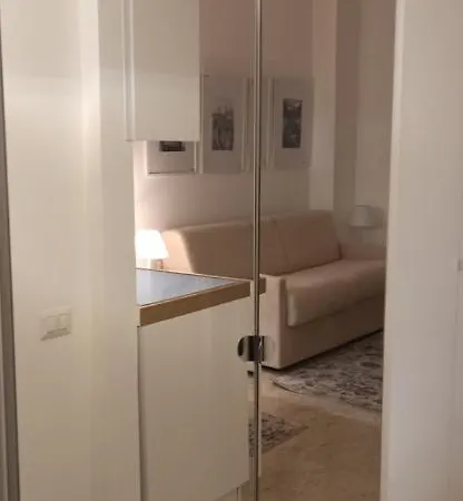 Smart Porta Venezia Fashion District Apartament