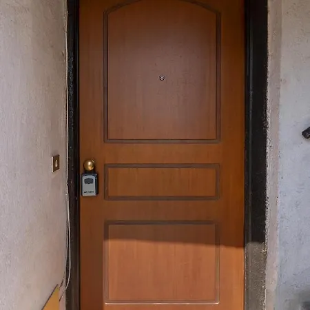 Apartment Navigli District Elegant Flat Free Wifi & Parking Milan