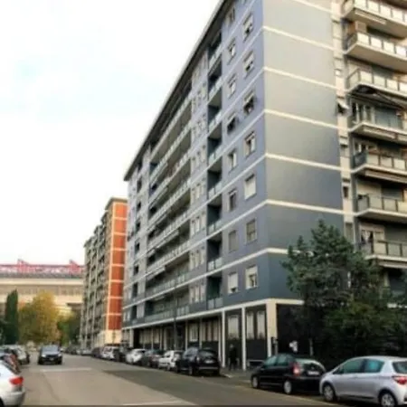 Franco Sansirohouse Rho Mi Fiera * Milán