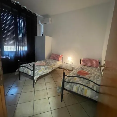 Roberta House Il Tuo Rifugio Per Concerti, Eventi E Fiere Апартаменты *