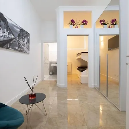 San Babila - Luxury Milanese Apartamento *