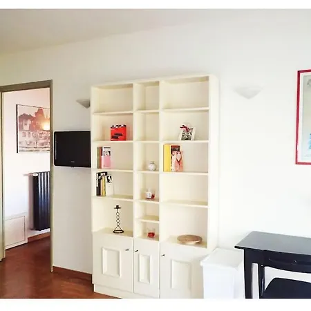 Urban House - Elegant Apartment Brera Milan Center Milan