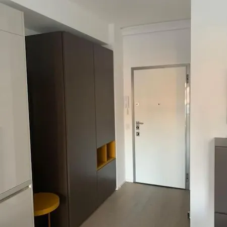 Splendido Bilocale In Zona Apartamento Milão