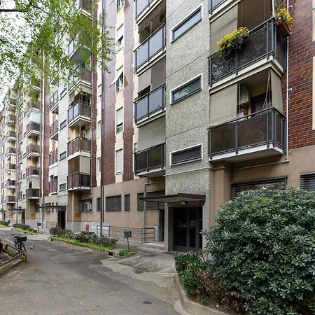 Guesthost - Bonola Mm1 Comfy * Милан