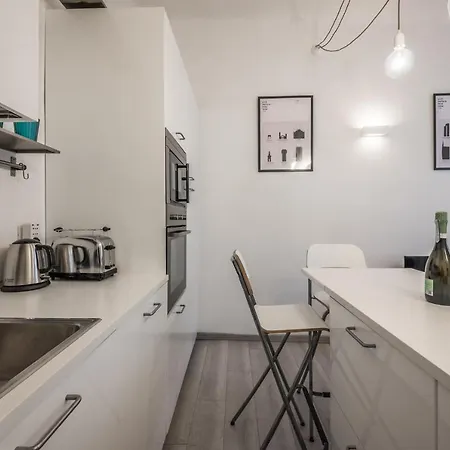 The Minimal Chic - Isola District Апартаменты