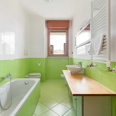 Guesthost - Milano-rubattino Comfy - With 2 Terrace Milano