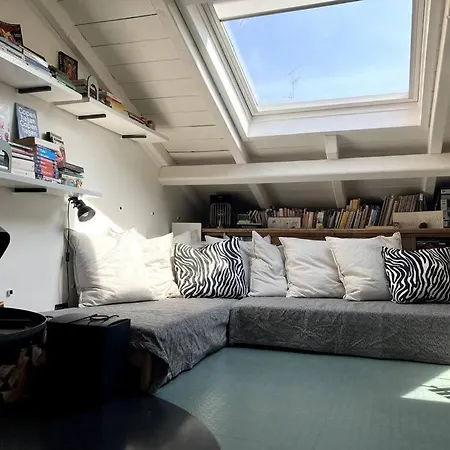 Attic With Terrace And Chimney * 米兰
