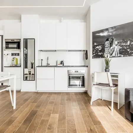 Life House-yellow San Siro & Duomo