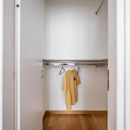 The Orange Attic - Navigli Area Apartman