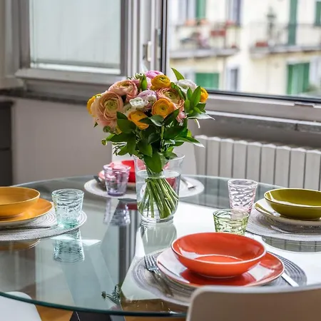 The Orange Attic - Navigli Area Apartman