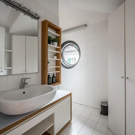 The Orange Attic - Navigli Area Milánó